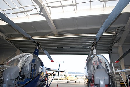 L'aviation par la porte du hangar